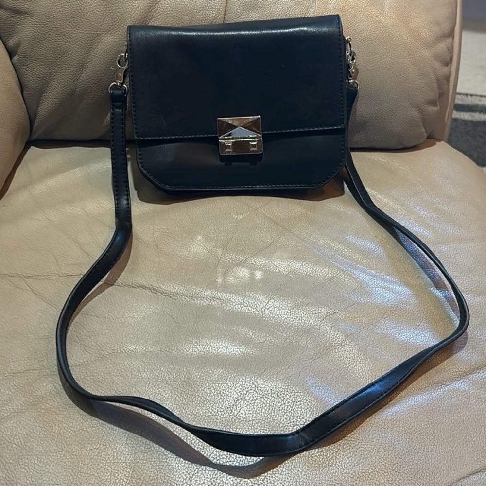 Elegant Black Crossbody Bag